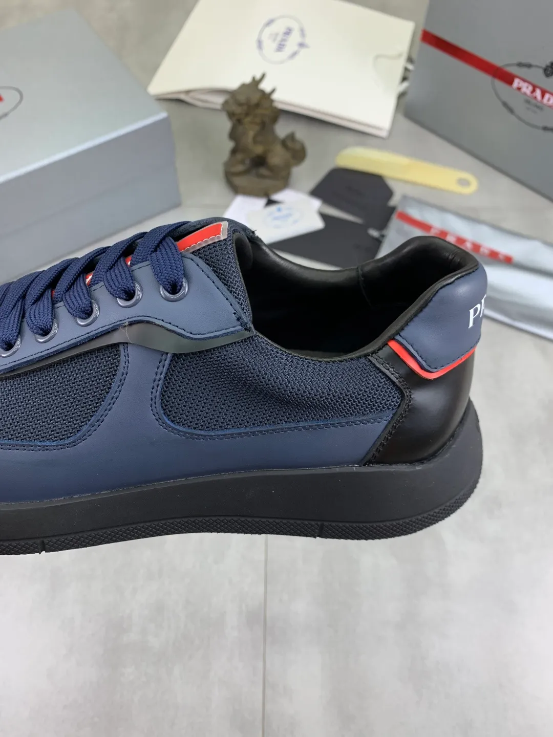 Men's men's shoes💰P580💰【New model】Top quality, new popular models on the official website, which will never go out of style for a century,🆘 The trendy brand (Prada) mainly promotes popular models, avant-garde and versatile fashionable men's shoes, private version molding, cowhide surface splicing 1:1 oil edge processing... fashionable and simple, original imported cowhide interior cowhide feet; the atmosphere and personality are more fashionable, eye-catching and pursuing class. It will subvert old ideas and be a must-have for fashionistas who want to spend time with you! Must keep it! High-end comfort, high-end quality workmanship. Size: 38-44 Various colors available. full package